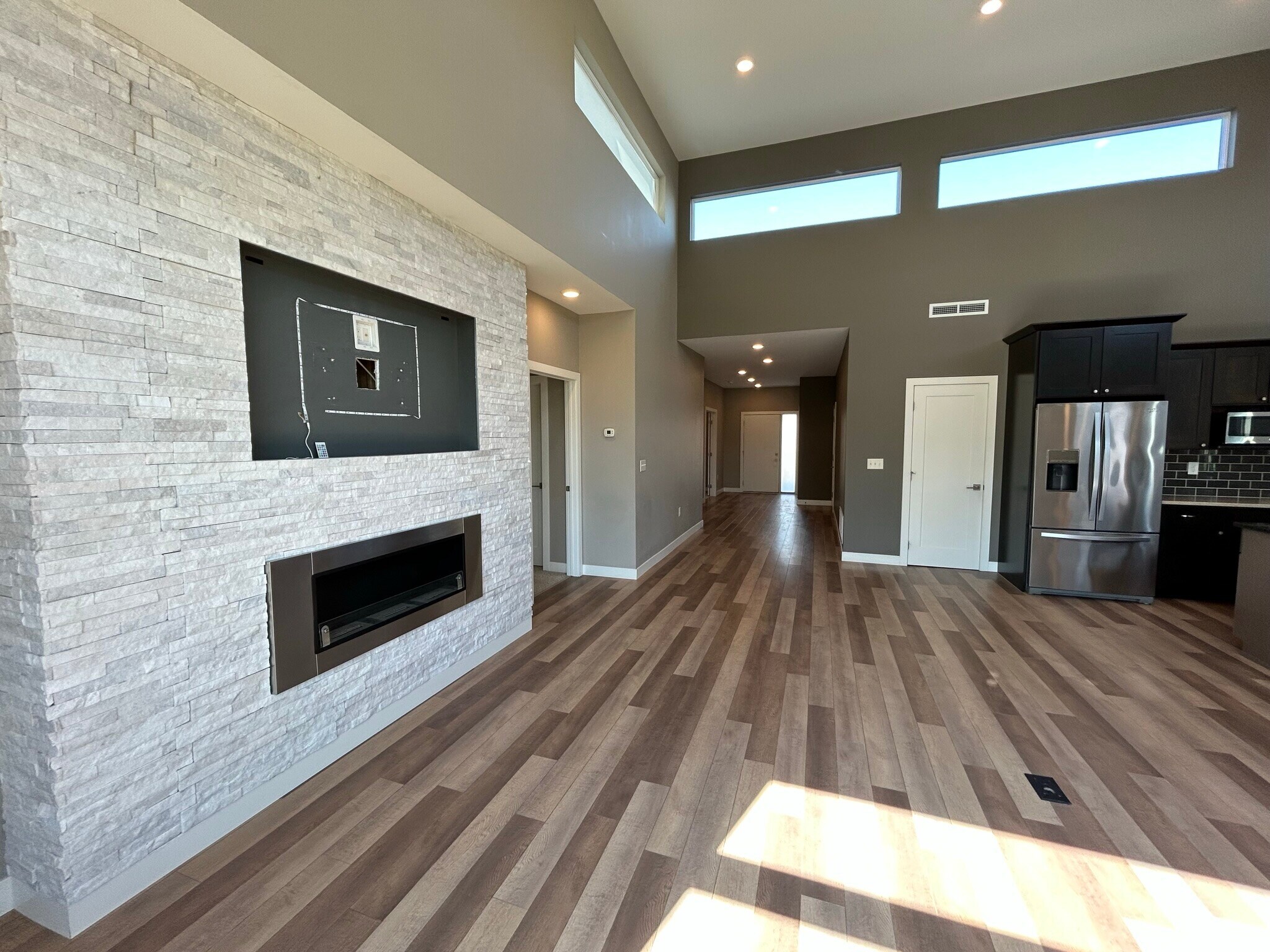 Building Photo - 3955 Ivy Dr