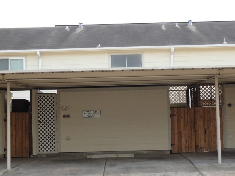 Primary Photo - 13037 Clarewood Dr