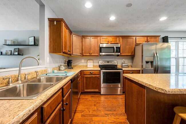 Building Photo - 20 Larkspur Avenue