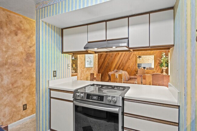 Building Photo - 4000 Gulf Terrace Dr