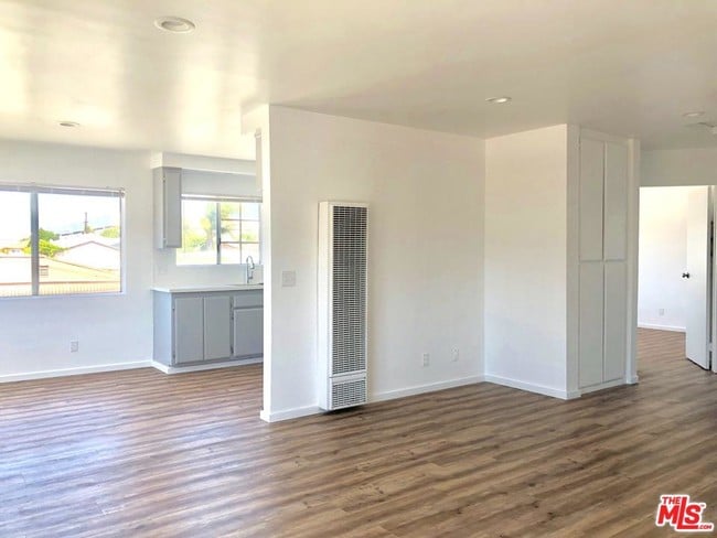 Building Photo - 1567 W 204th St