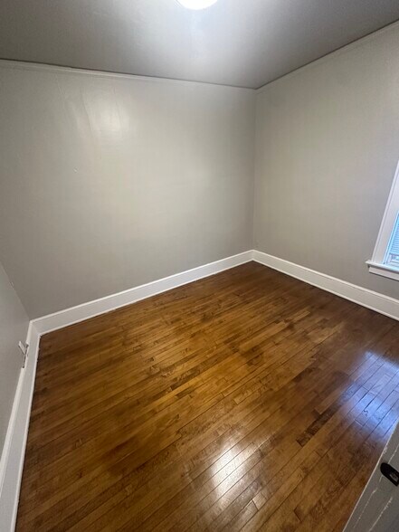 Building Photo - 1450 N 48th St