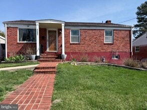 Building Photo - 11807 Rocking Horse Rd