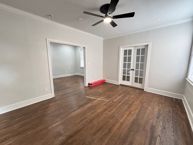 Building Photo - Bungalow in rosewood