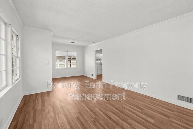 Building Photo - 8025 1st Ave S