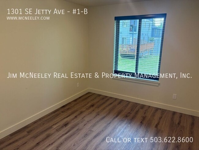 Building Photo - 1301 SE Jetty Ave