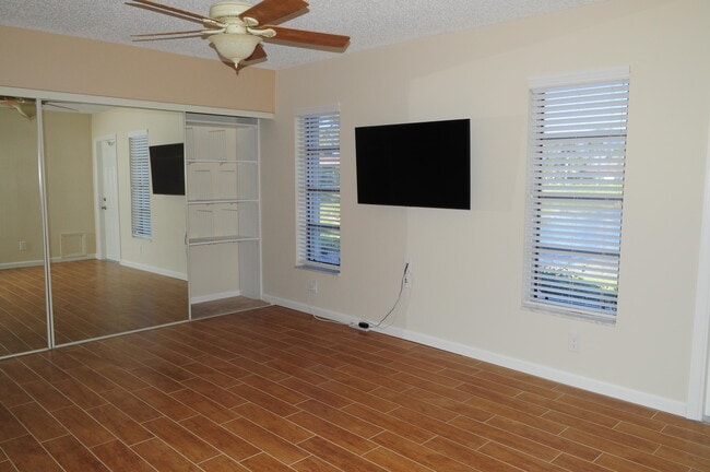 Building Photo - 5250 Nesting Way