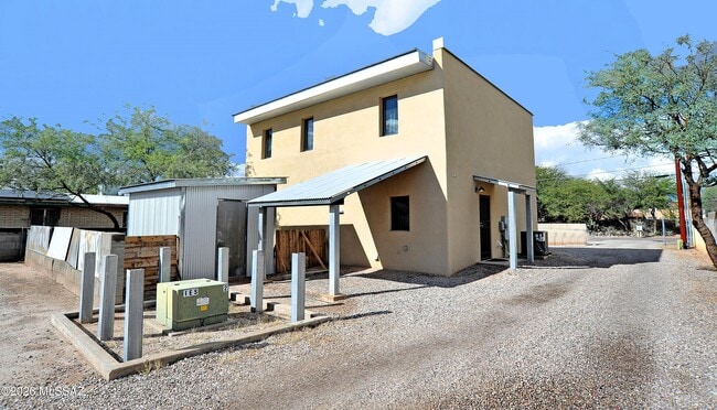 Building Photo - 1040 E Halcyon Rd