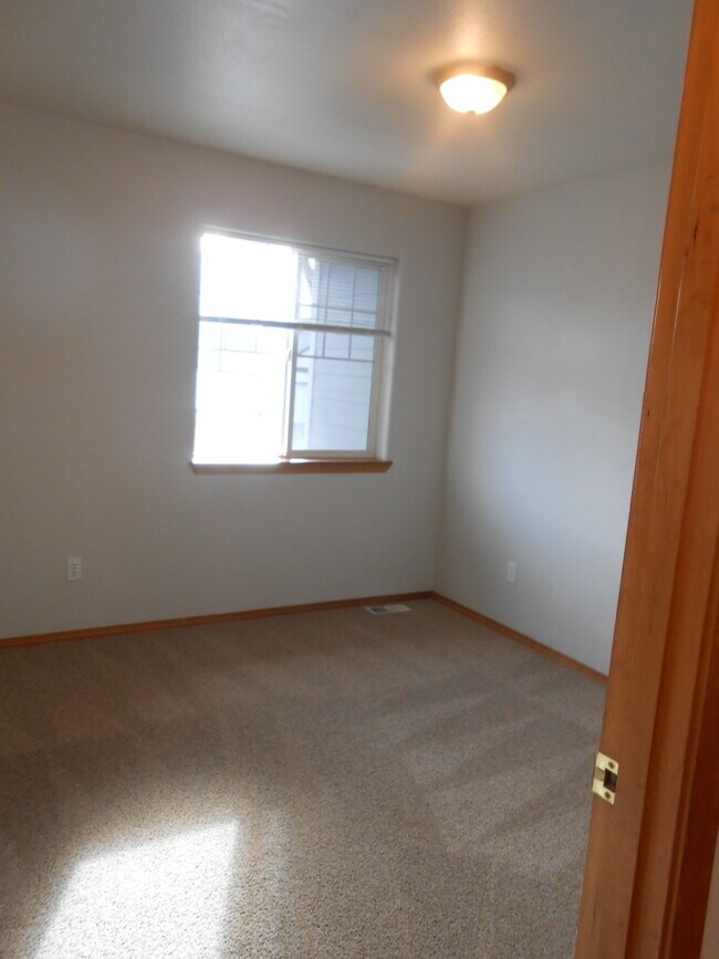 Building Photo - 20946 Lupine Ave