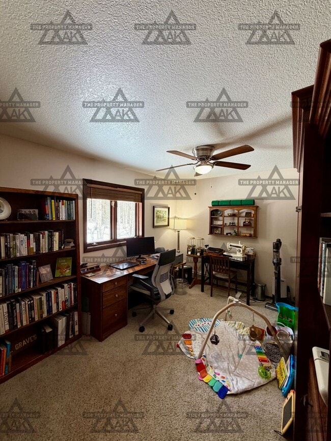 Building Photo - Spacious North Pole Home | 3 Bed, 2 Bath | Fenced Yard + Pet Friendly