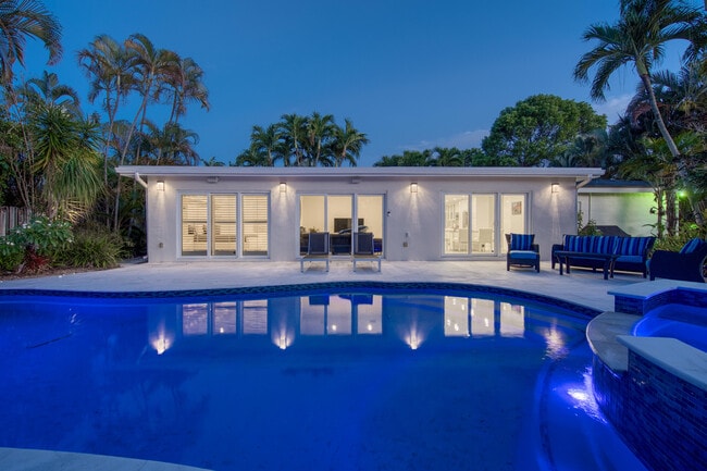 Building Photo - 1733 Coral Gardens Dr