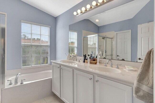 Building Photo - 16089 Poppy Seed Cir