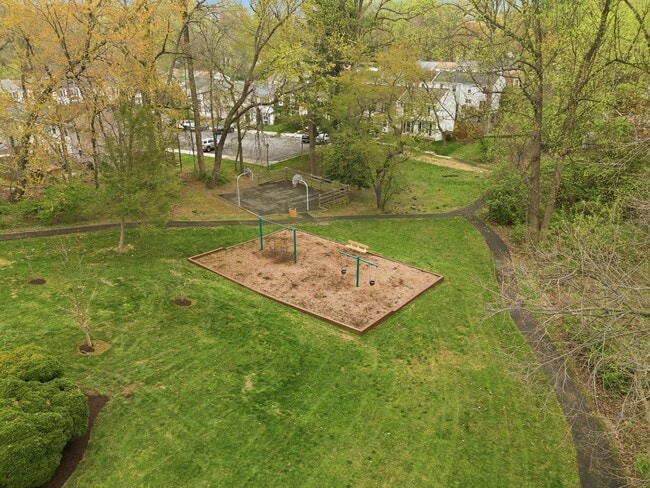 Building Photo - 10058 Chestnut Wood Ln