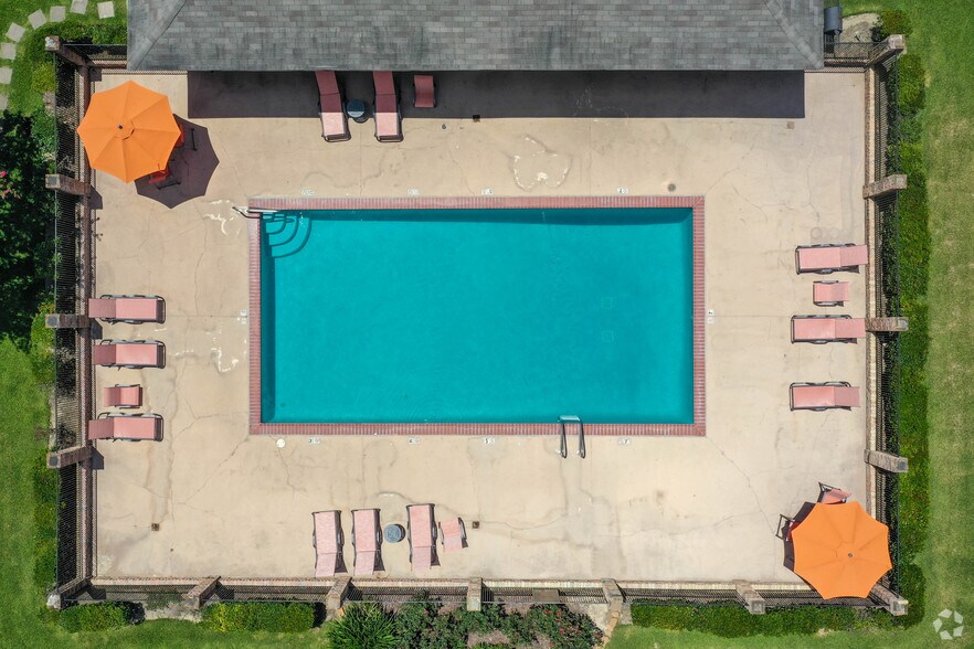 21 South Parkview 4944 S Sherwood Forest Baton Rouge LA 70816