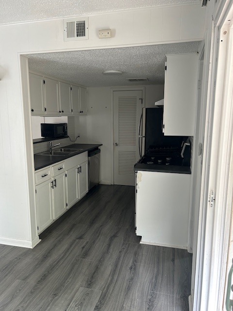 kitchen with pantry - 1403 Fairfield Dr