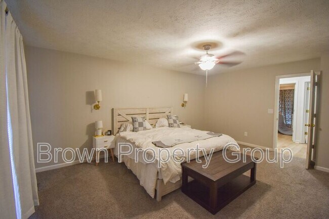 Building Photo - 1651 Greenock Ave