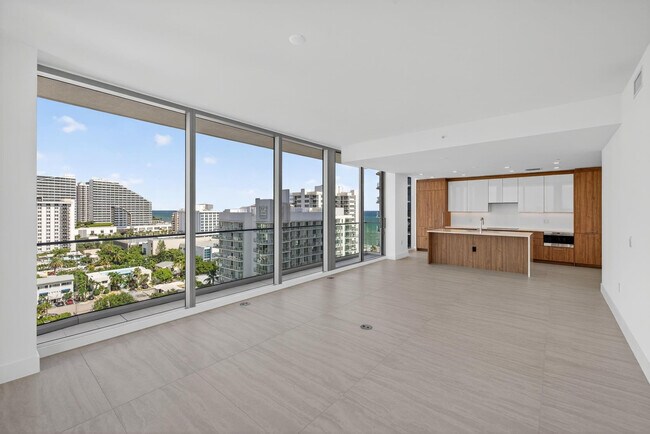 Building Photo - 153 N Seabreeze Blvd