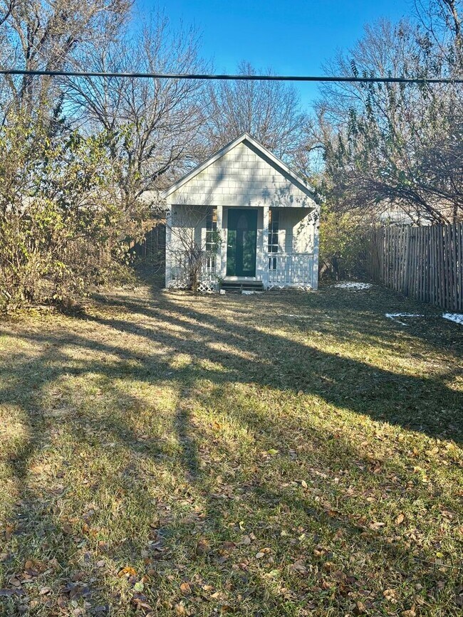 Building Photo - Italian Estates Property Management