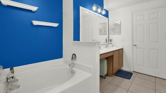 Building Photo - 631 Doe Cove Pl