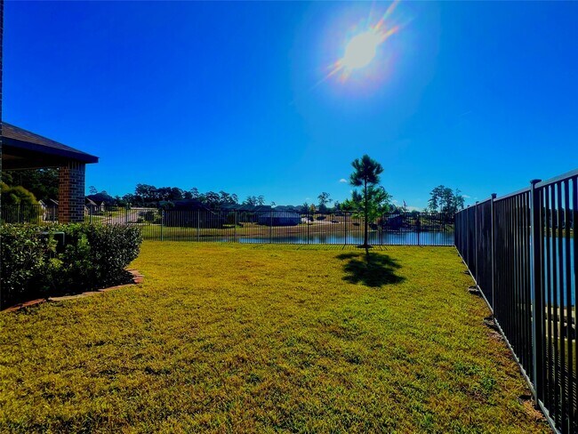 Building Photo - 708 Fallen Hemlock Ct