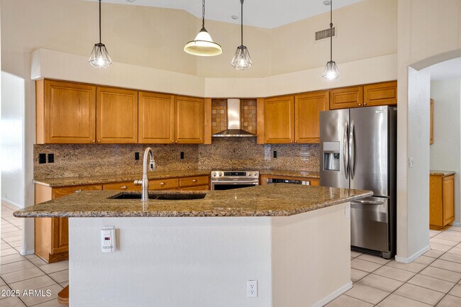 Building Photo - 3062 S Marigold Pl