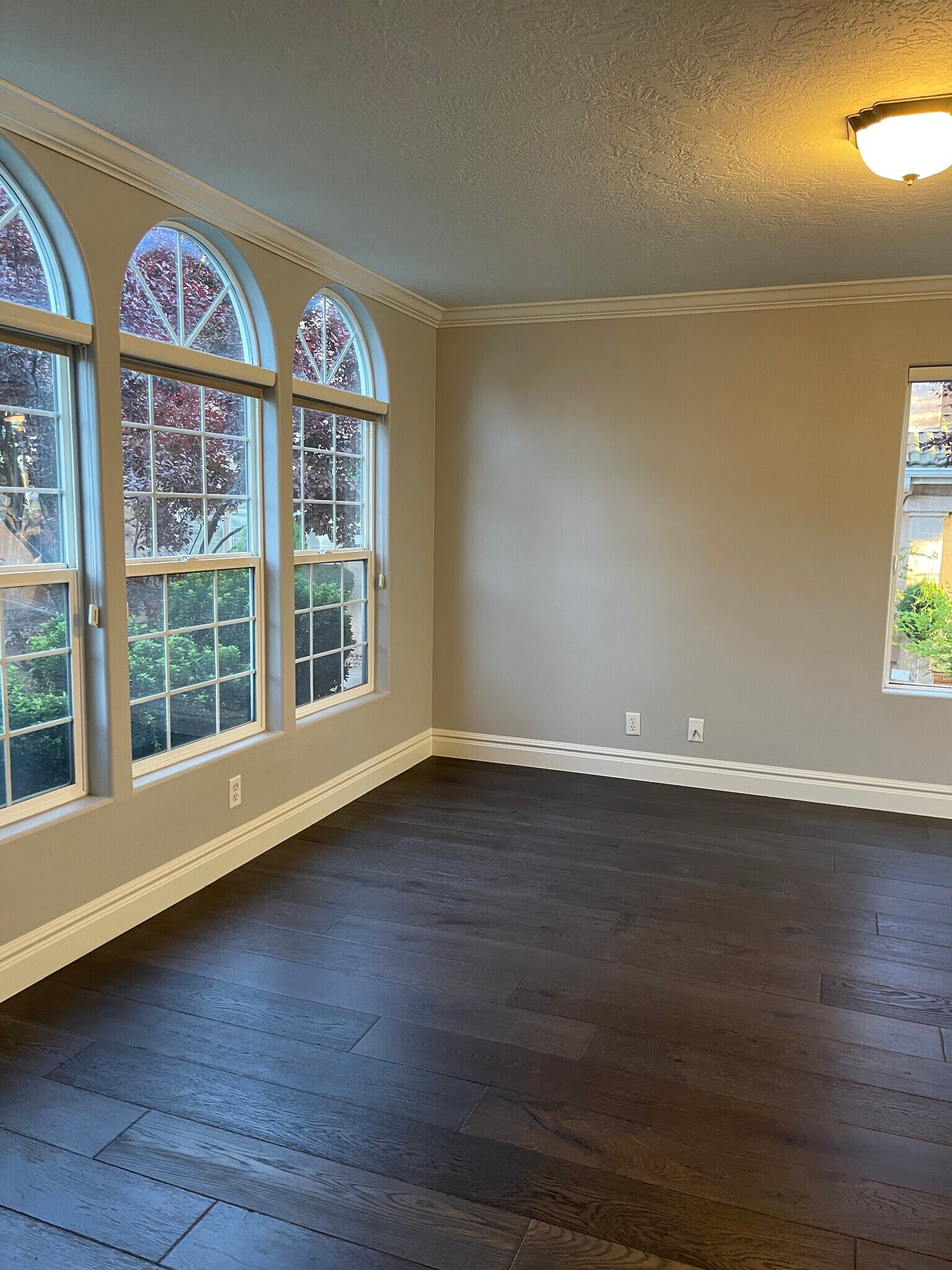 Building Photo - 290 S 1200 E