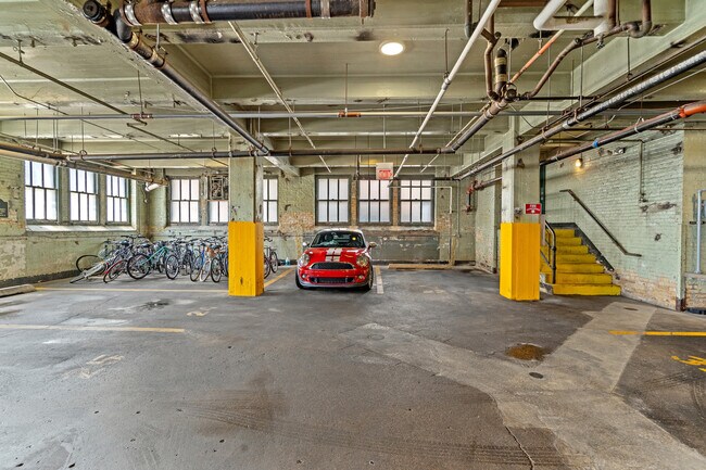 Building Photo - 601 Linden Pl