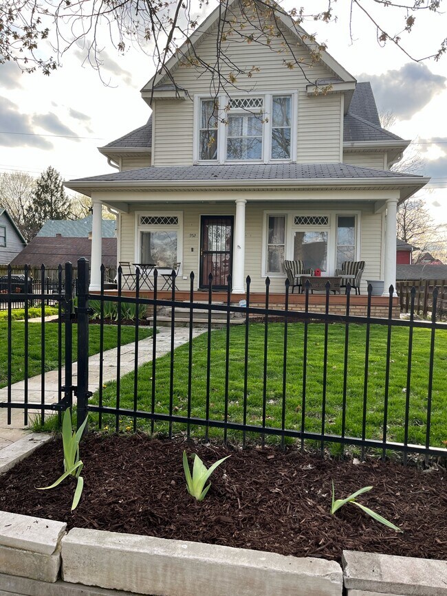 Front Yard - 952 Tecumseh St
