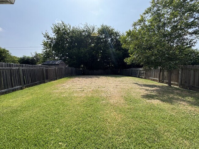Building Photo - 1312 Saddle Dr