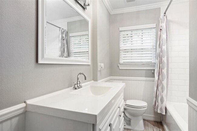 Building Photo - 2115 Linden Creek Ln