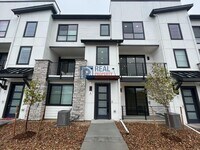 Building Photo - 2074 S Holly St