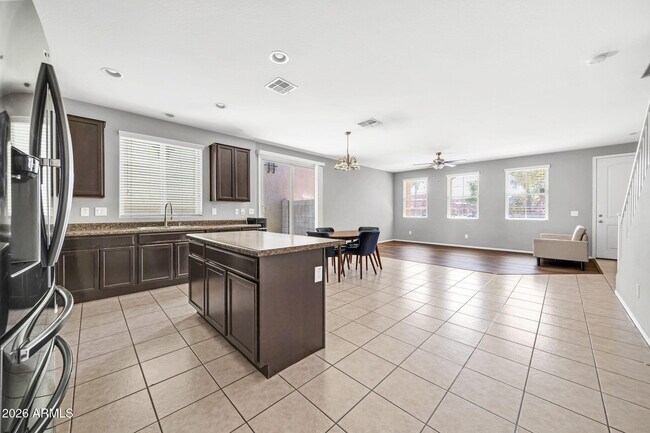 Building Photo - 7770 W Alvarado Rd