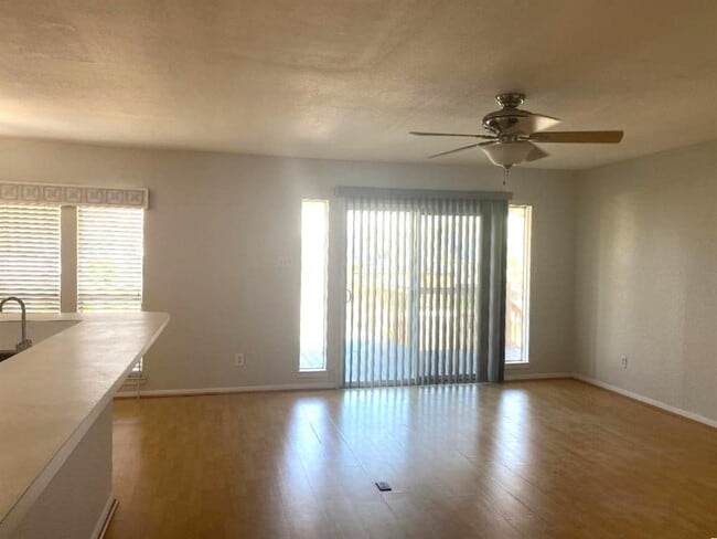 Building Photo - 19 N White Heron Dr