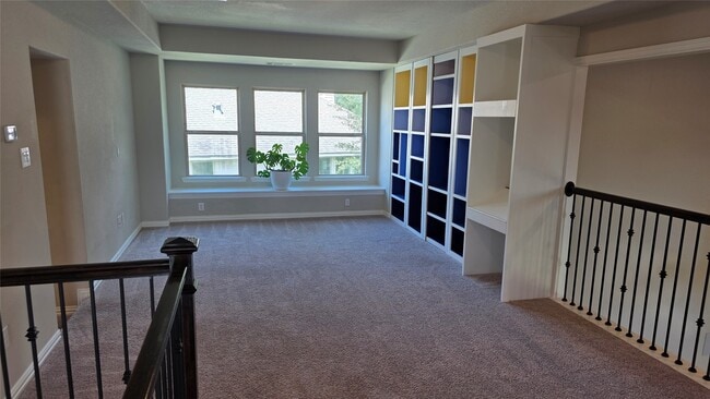 Building Photo - 142 Mayfield Dr