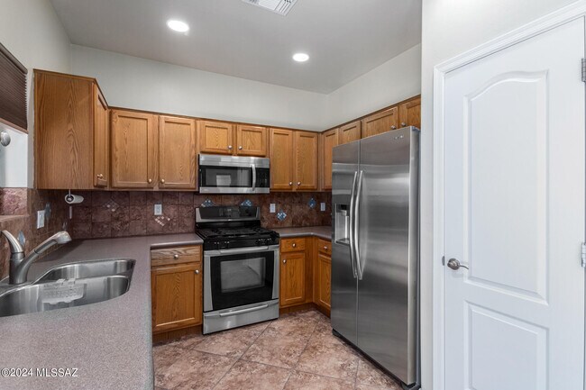 Building Photo - 1599 W Homecoming Way