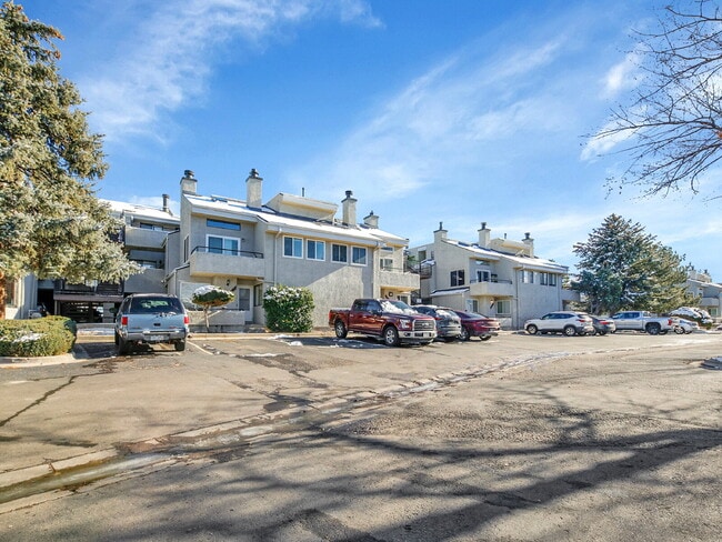 Building Photo - $1,340.95 with $300.00 OFF the FIRST MONTH'S RENT - 2 Bedrooms, 1 Bathroom, Condo in Lakewood wit...