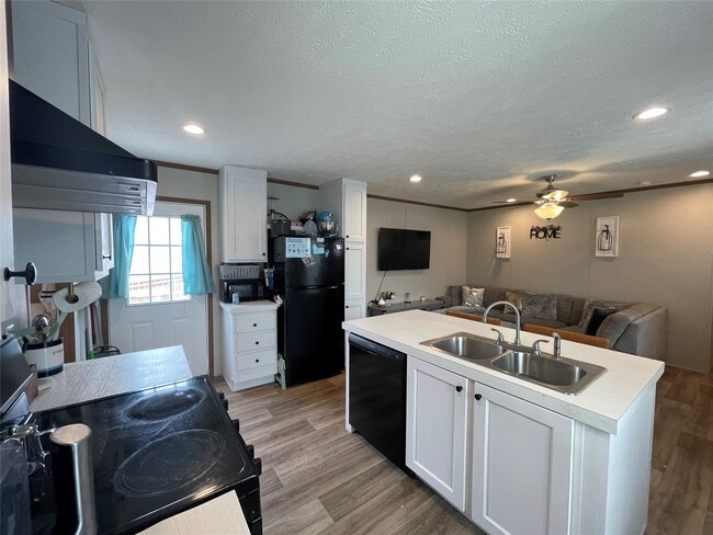 Building Photo - 20410 Telge Rd