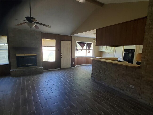 Building Photo - 7130 Siena Vista Dr