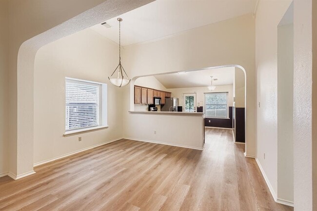 Building Photo - 4418 Mather