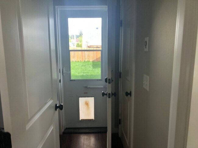 Building Photo - Newer Pet Friendly Home with detached Garage close to Barkley Trail system