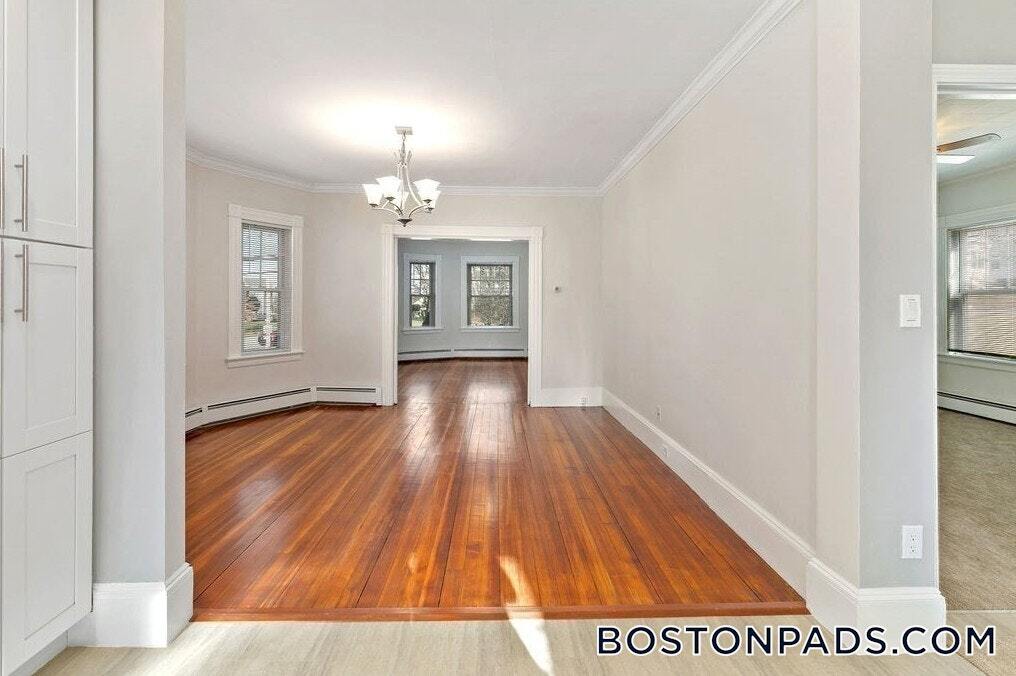 Building Photo - 283 Sutton St