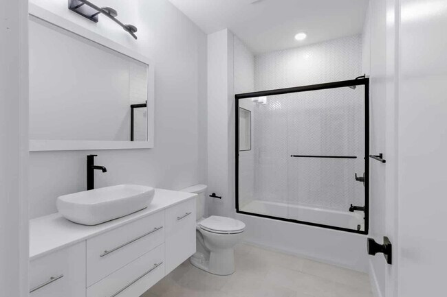 Building Photo - 1868 Frankford Ave