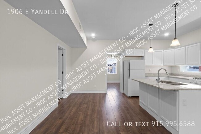 Building Photo - 1906 Yandell Dr