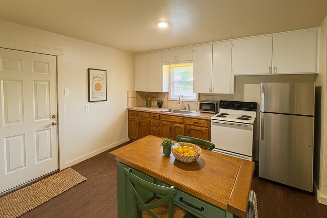 Building Photo - Leasing - 316 E French Ave