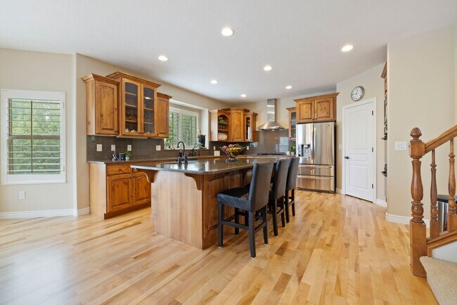 Building Photo - Executive Furnished Home For Rent In Orem!