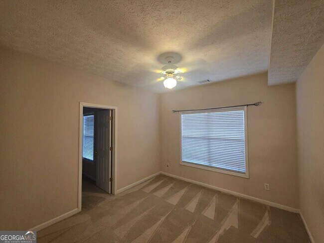 Building Photo - 323 Bald Eagle Way