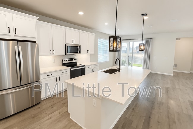 Building Photo - 8734 Middle Frk St