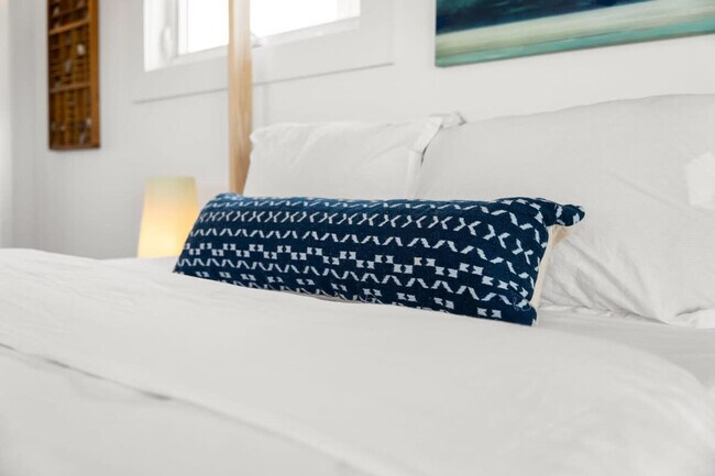 Building Photo - 1611 NH-1A