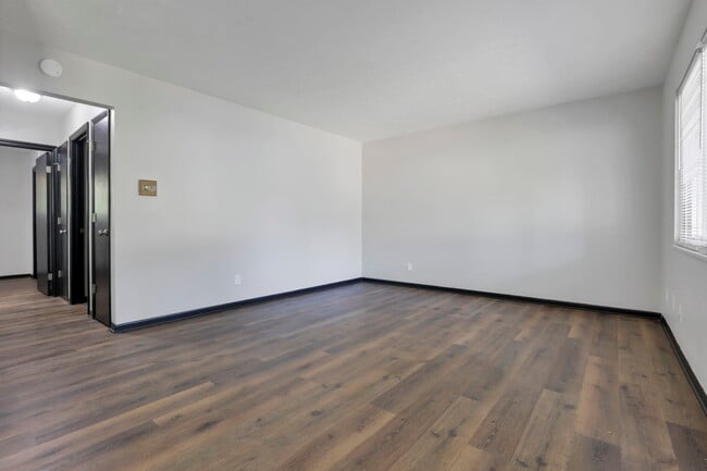 Building Photo - 1442 Tiki Ln
