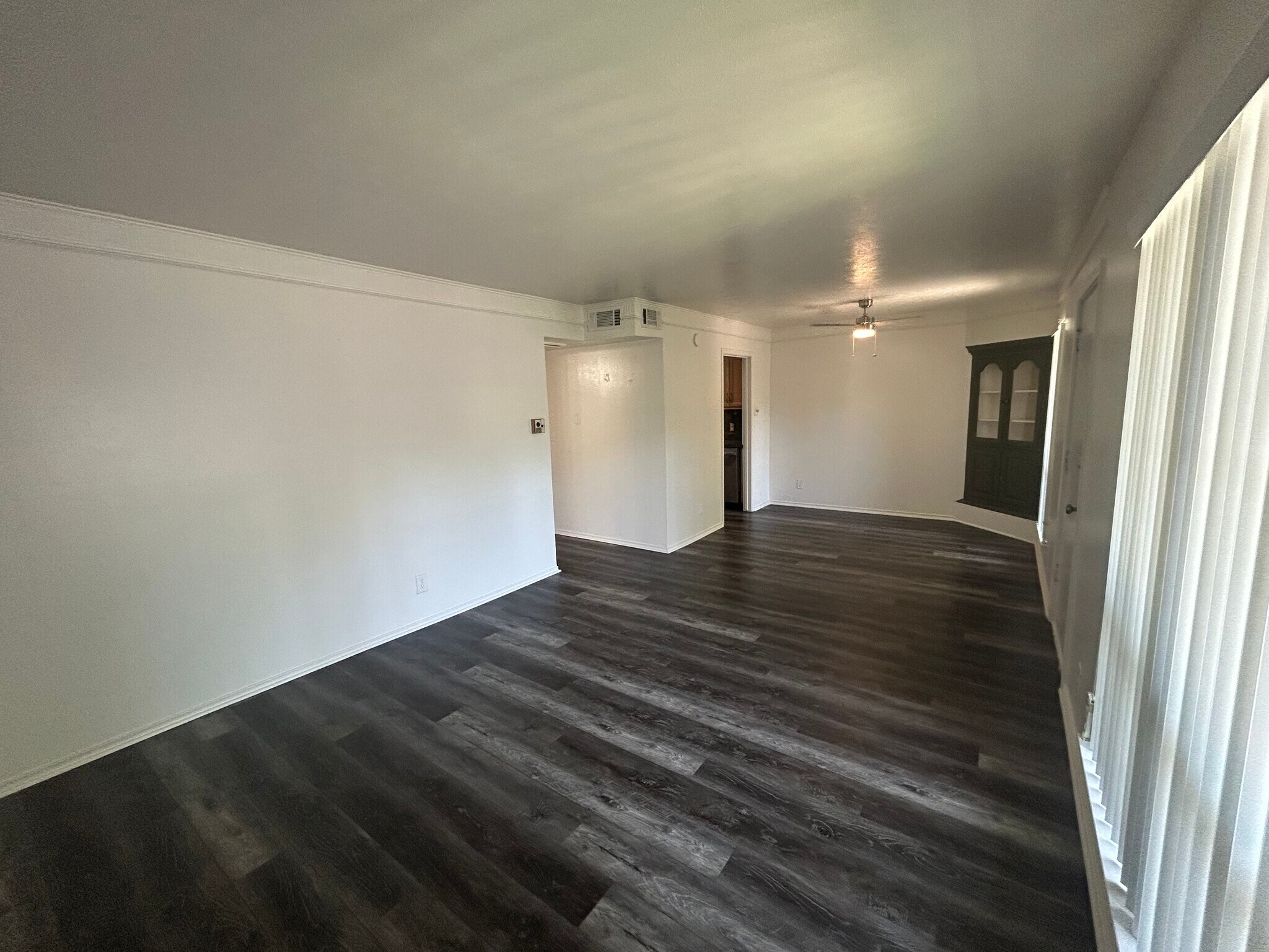 Building Photo - 5014 Les Chateaux Dr